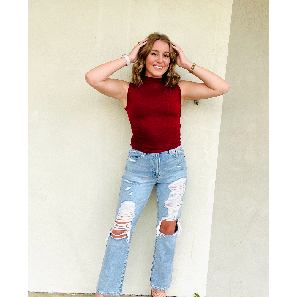 Chic Mock Neck Sleeveless Knit Top