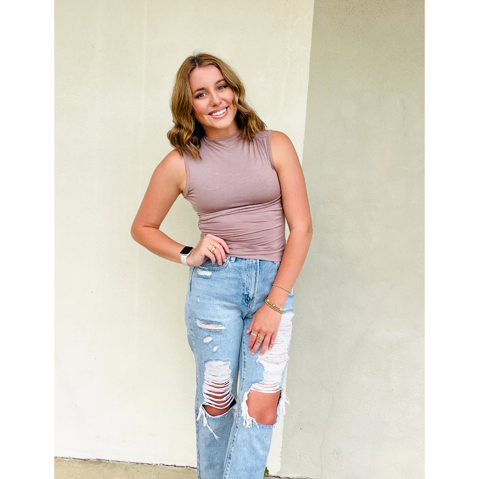 Chic Mock Neck Sleeveless Knit Top